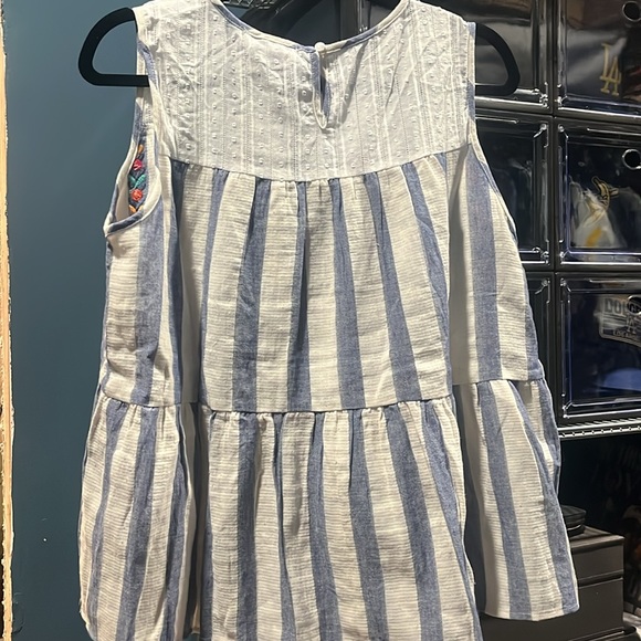 NWT THML sleeveless blouse - Picture 3 of 3